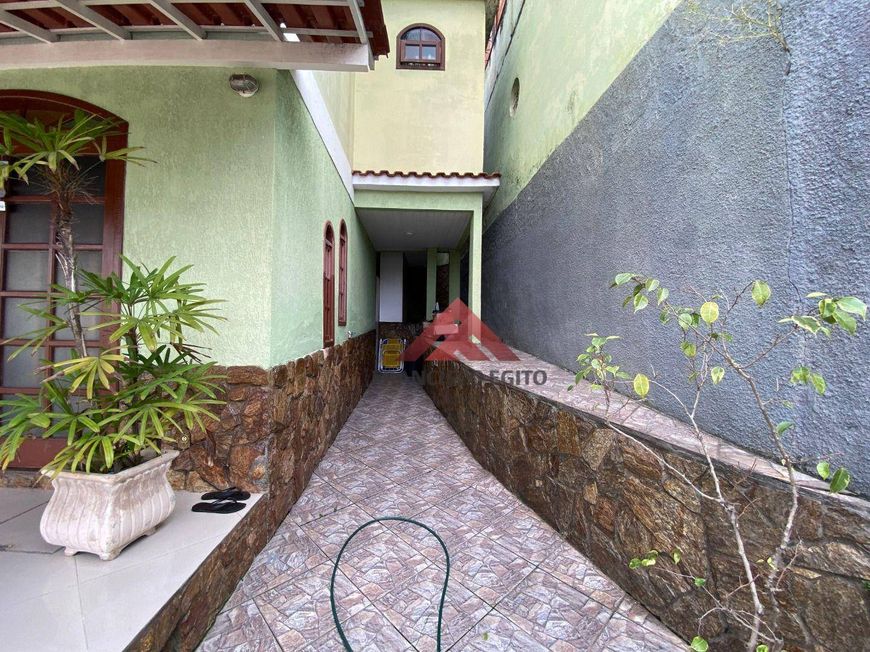 Casa com 3 quartos à venda, 143 m por 478.000 - Venda da Cruz - São Gonçalo-RJ