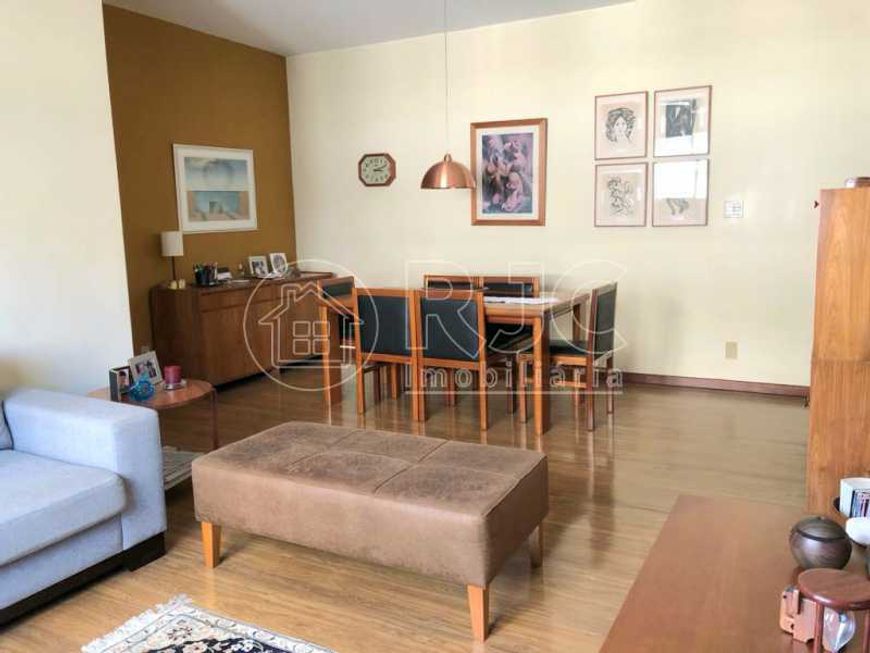 Excelente apartamento com 4 quartos com Infra prox ao metrô!! Sol da manhã!!