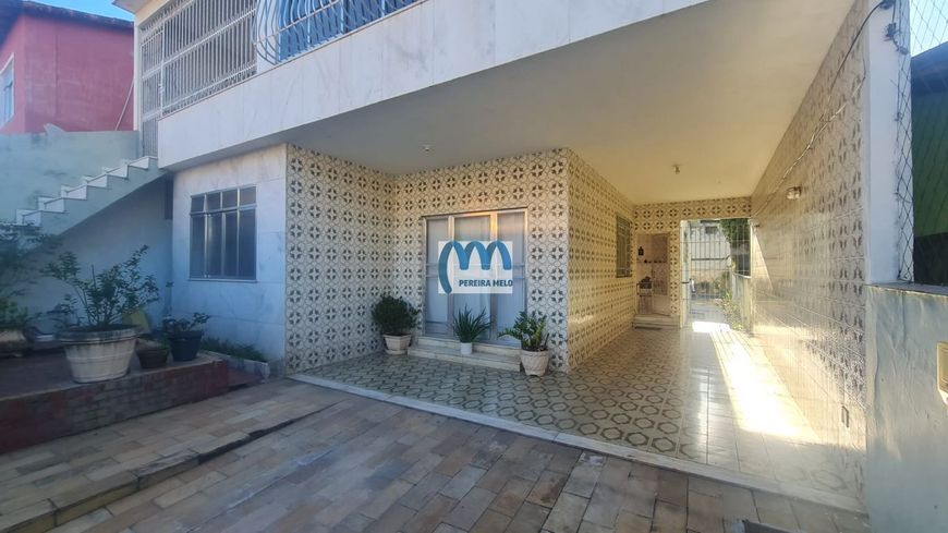 Vende-se 3 casas no mesmo terreno, próximas ao Cemitério dos Gringos.