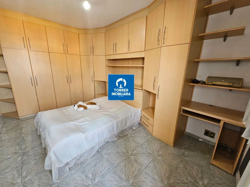 Parada 40 - Casa a venda com 3 suítes e 6 banheiros.