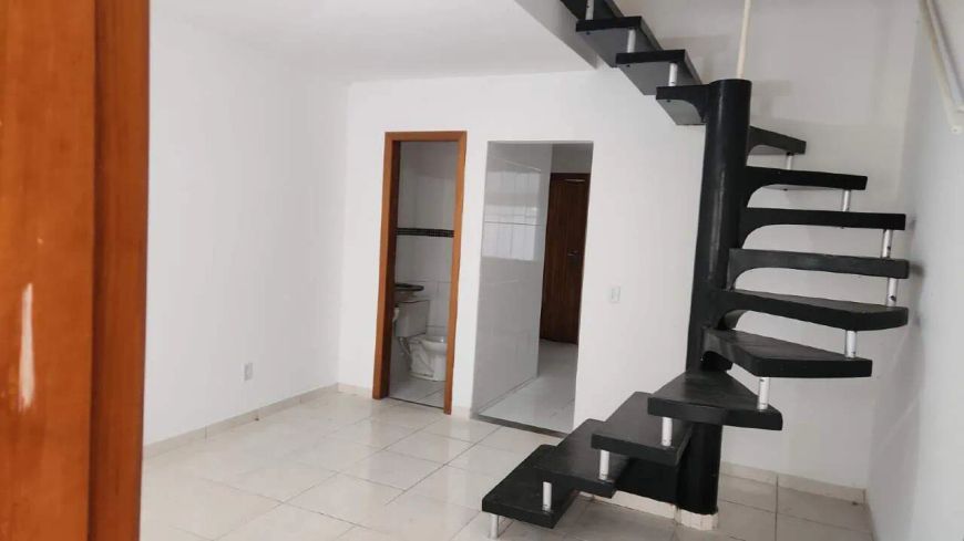Casa duplex com 02 quartos em para venda no bairro Lagoinha por R$ 700,00 reais. Estrada da Lagoinha