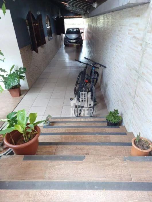 Casa com 3 dormitórios à venda, 390 m² por R$ 650.000,00 - Lindo Parque - São Gonçalo/RJ