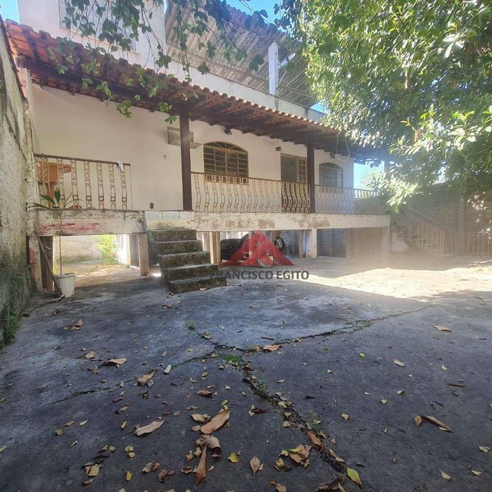 Casa com 5 quartos à venda, 130m por 600.000 mil reais - Vila Três - São Gonçalo - RJ