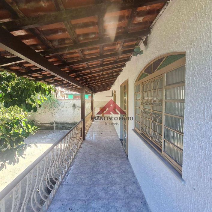 Casa com 5 quartos à venda, 130m por 600.000 mil reais - Vila Três - São Gonçalo - RJ