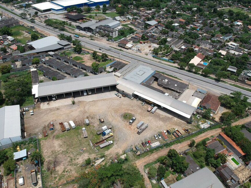 Grande Lote com Galpões em RJ 106 - São Gonçalo - acesso as principais estradas e cidades do RJ
