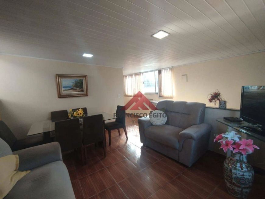 Casa com anexo em Lindo Parque