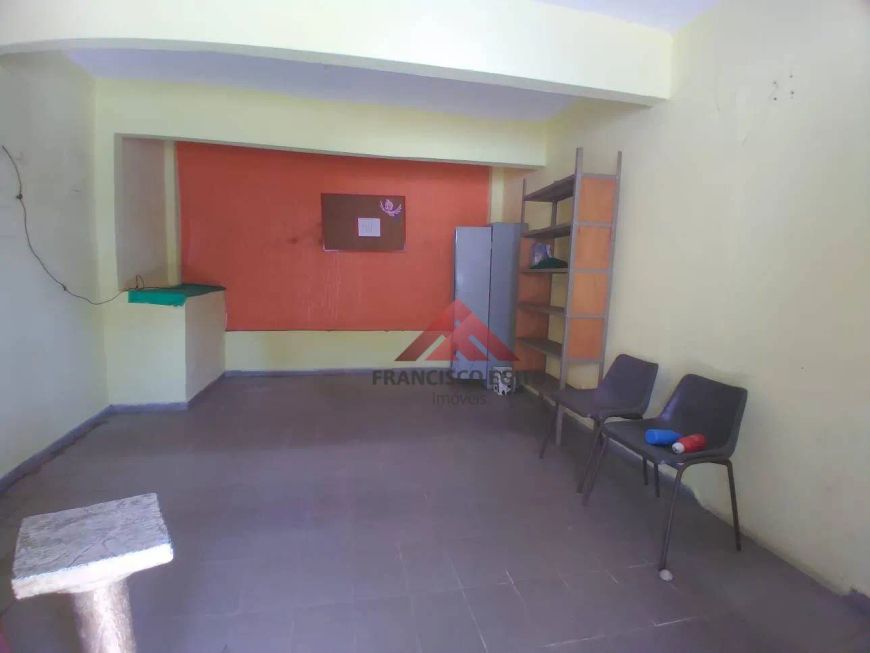 Prédio para instituição de ensino , clínicas, ONG ou afins.
