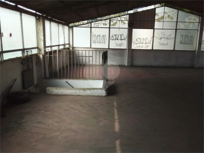 Prédio inteiro à venda em Patronato - RJ