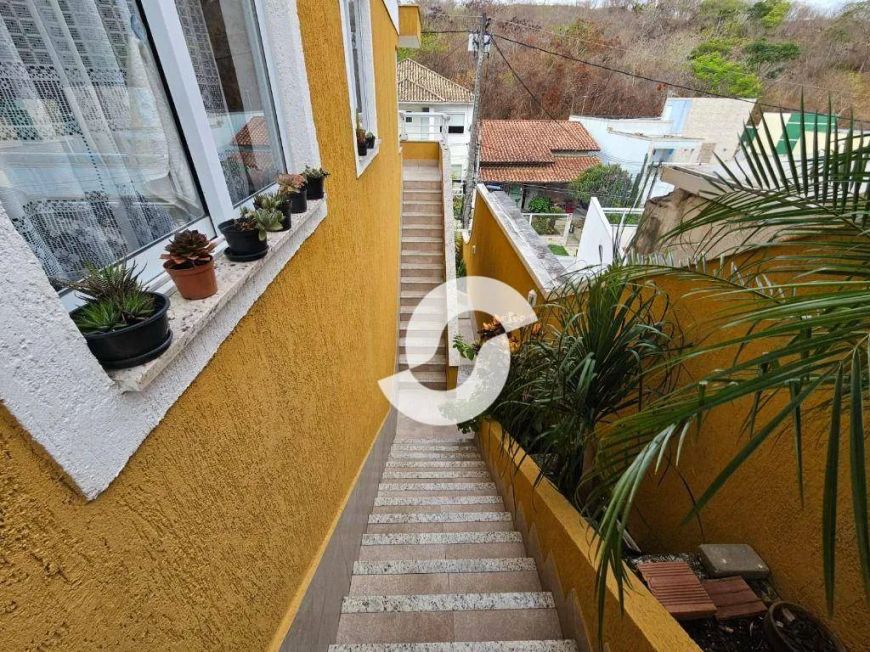 Casa com 4 dormitórios à venda, 220 m² por R$ 670.000,00 - Arsenal - São Gonçalo/RJ