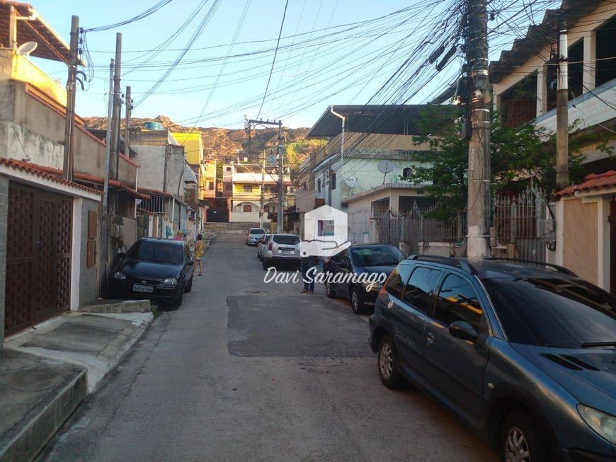Sobrado com terraço, garagem, churrasqueira, porcelanato, muito bem conservada