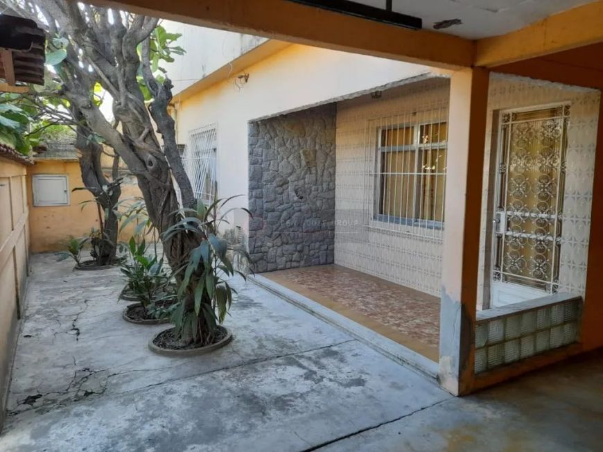 OPEN HOUSE VENDE 3 CASAS EM TRINDADE PROXIMO A PRAÇA SOMENTE À VISTA!