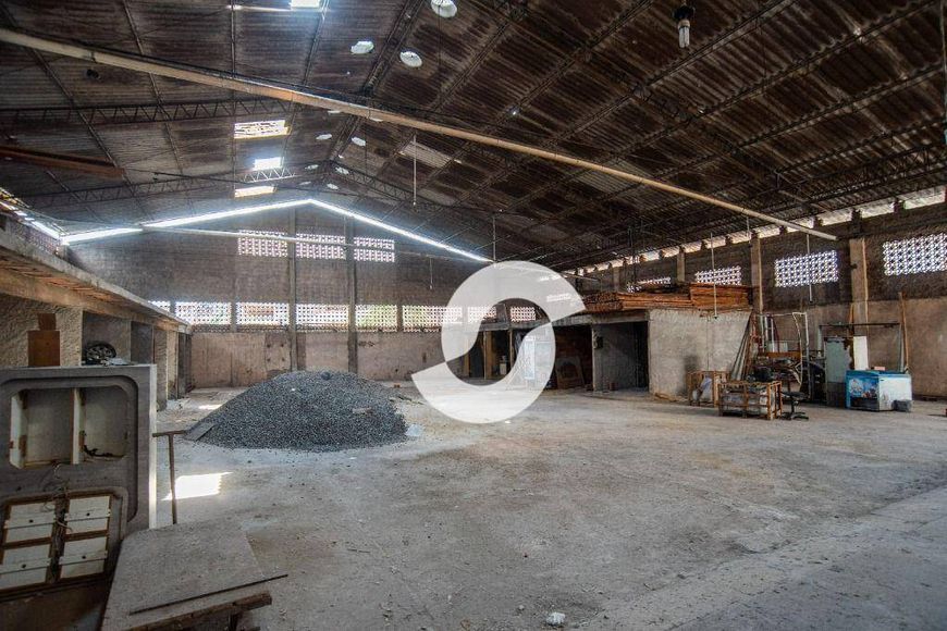 Galpão à venda, 740 m² por R$ 800.000,00 - Venda da Cruz - São Gonçalo/RJ