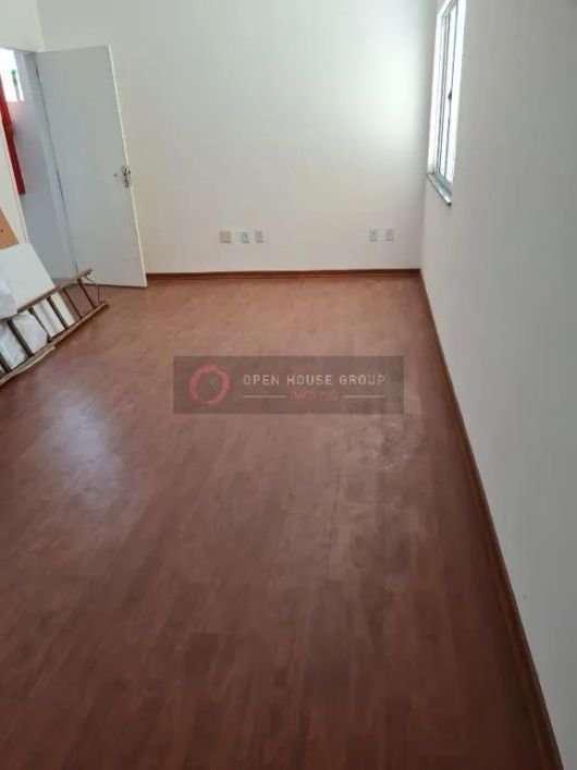 Open House vende apartamento na trindade São Gonçalo, 2 quartos, 1 suíte, varanda.