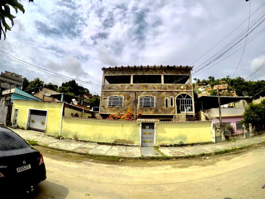 Casa para venda tem 500 metros quadrados com 4 quartos
