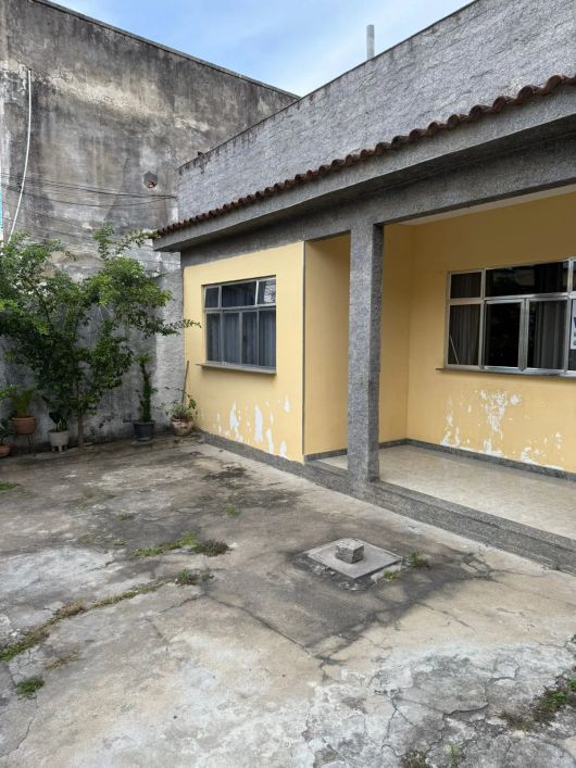 Vende casa 3qtos em São Gonçalo no bairro Paraíso