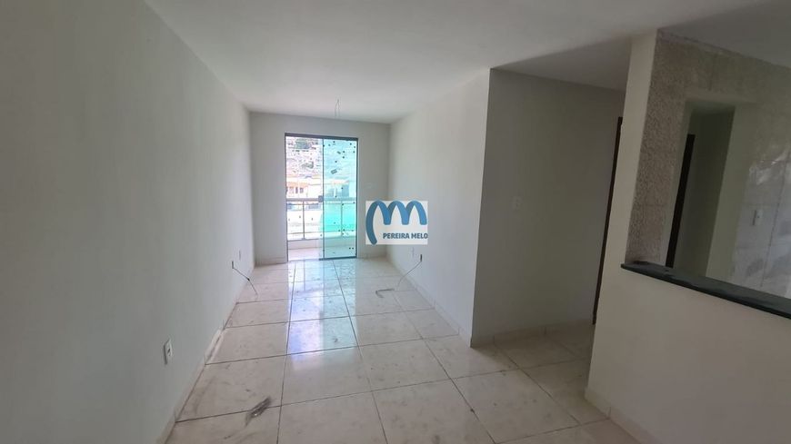 Vendo aptos prontos pra entrar e morar, junto ao ponto final do 526 estrela.