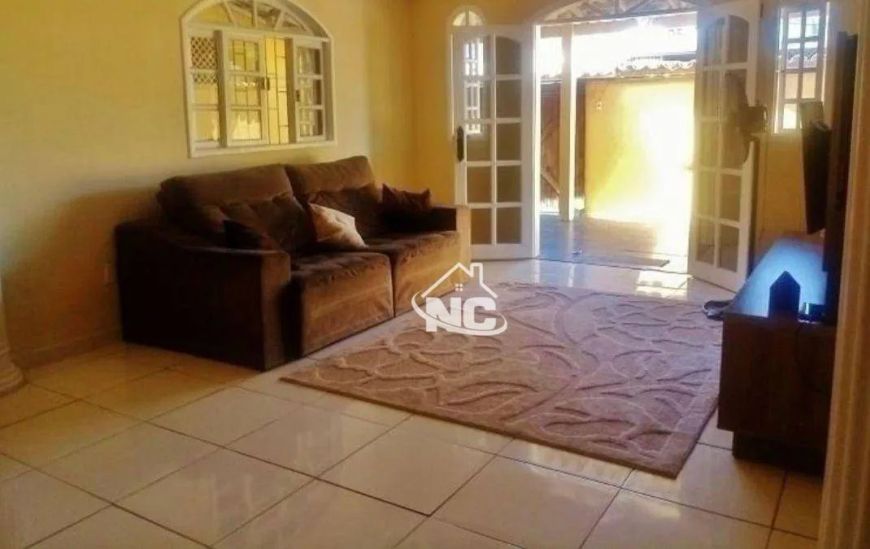 Casa com 3 quartos à venda, 360 m² por R$ 360.000
