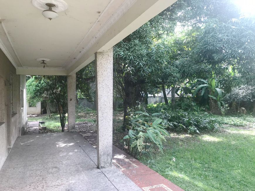 Quadra de 2400 M2 no Paraiso -SG com 3 casas