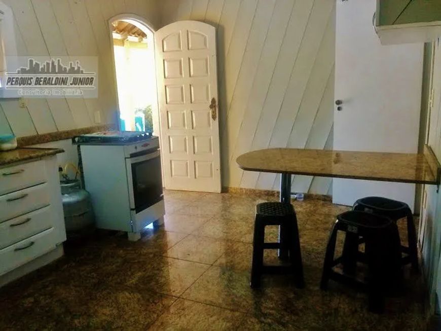 Imóvel para venda possui 360 metros quadrados com 3 quartos em Mutuá - São Gonçalo - RJ