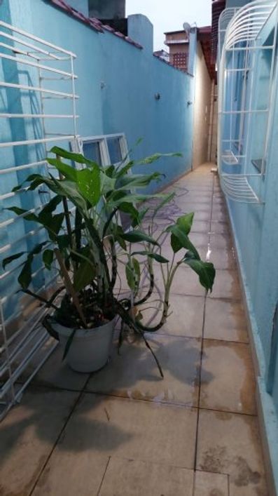 BS Imobiliária vende casa duplex, 3 quartos, 1 suíte, quintal amplo, no Gradim, São Gonçalo RJ