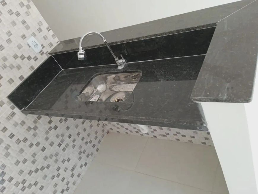 Imóvel para venda possui 40 metros quadrados com 1 quarto em Porto do Rosa - São Gonçalo - RJ