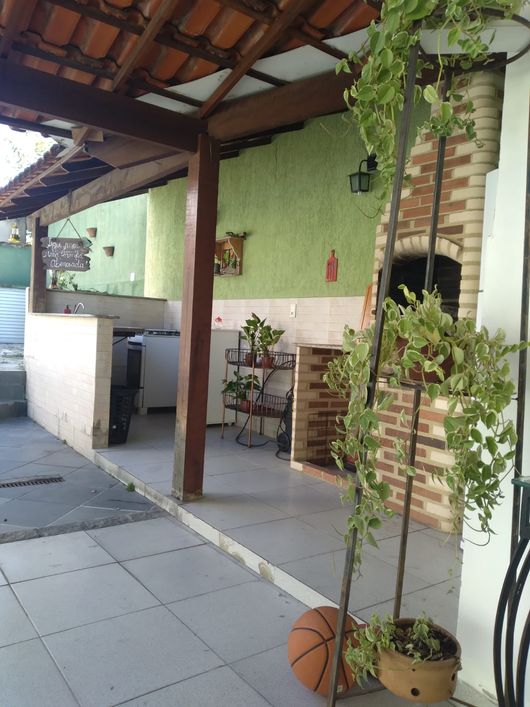 Casa para venda possui 140 metros quadrados com 3 quartos em Colubande - São Gonçalo - RJ