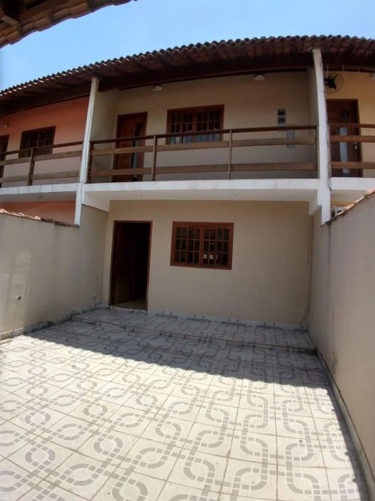 Excelente casa duplex 2 quartos 2 banheiros no Porto Novo