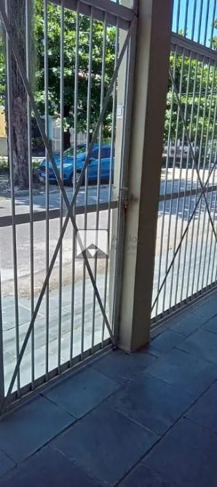 Ampla casa, com area externa