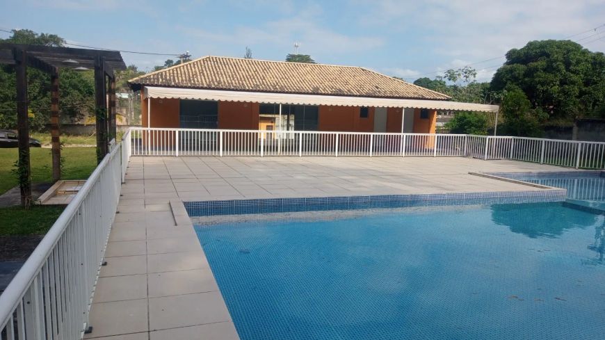 Imóvel para venda possui 200 metros quadrados em Ipiíba - São Gonçalo - RJ
