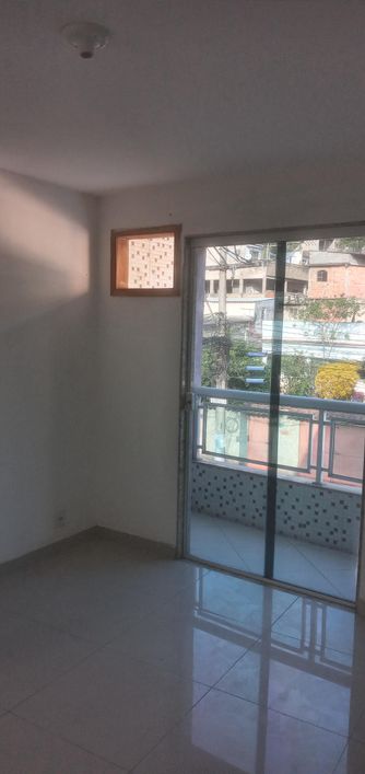 ENGENHO PEQUENO- Ótimo Aptº- Vazio- 2 Quartos-Suíte- Só R$155.000,00- Ac. Caixa-