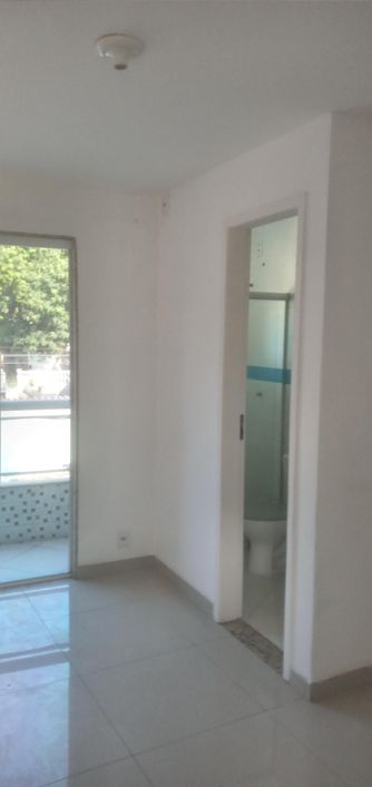 ENGENHO PEQUENO- Ótimo Aptº- Vazio- 2 Quartos-Suíte- Só R$155.000,00- Ac. Caixa-