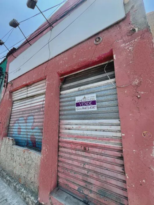 Loja em frente a Delegacia de Neves