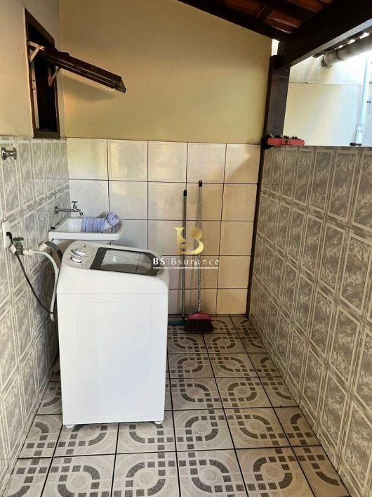 BS IMOBILIÀRIA C J 9763 VENDE casa com 3 quartos, sendo 1 suíte, no Rio do Ouro / São Gonçalo / RJ