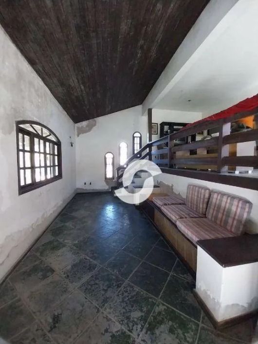 Casa com 3 dormitórios à venda, 180 m² por R$ 175.000,00 - Ipiiba - São Gonçalo/RJ