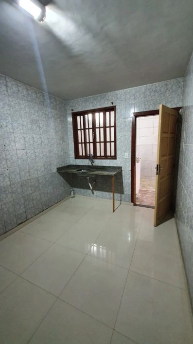 Duplex 2 Qts/Varanda - Próximo Churrasquinho Colubandê.