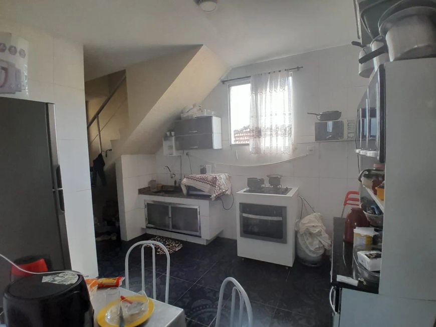 Sobrado para venda na Venda da Cruz - São Gonçalo/RJ, por R$200.000,00