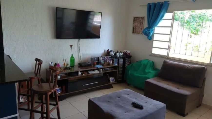 Casa à Venda em Jardim Alcântara