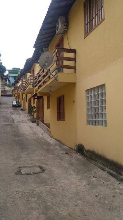 3 Quartos, , 1 Suíte , 2 Banheiros, 2 Vagas, Varanda, sala, lavabo, cozinha.