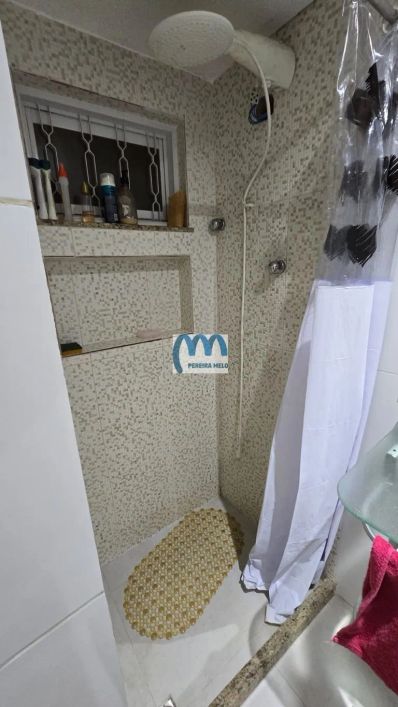 Casa duplex com piscina próxima ao Colégio Santos Dias.