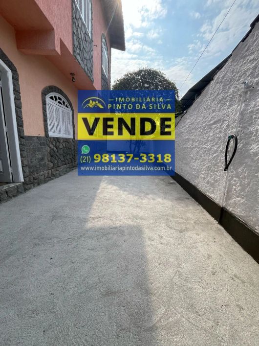 Imóvel para venda possui 120 metros quadrados com 3 quartos em Colubande - São Gonçalo - RJ