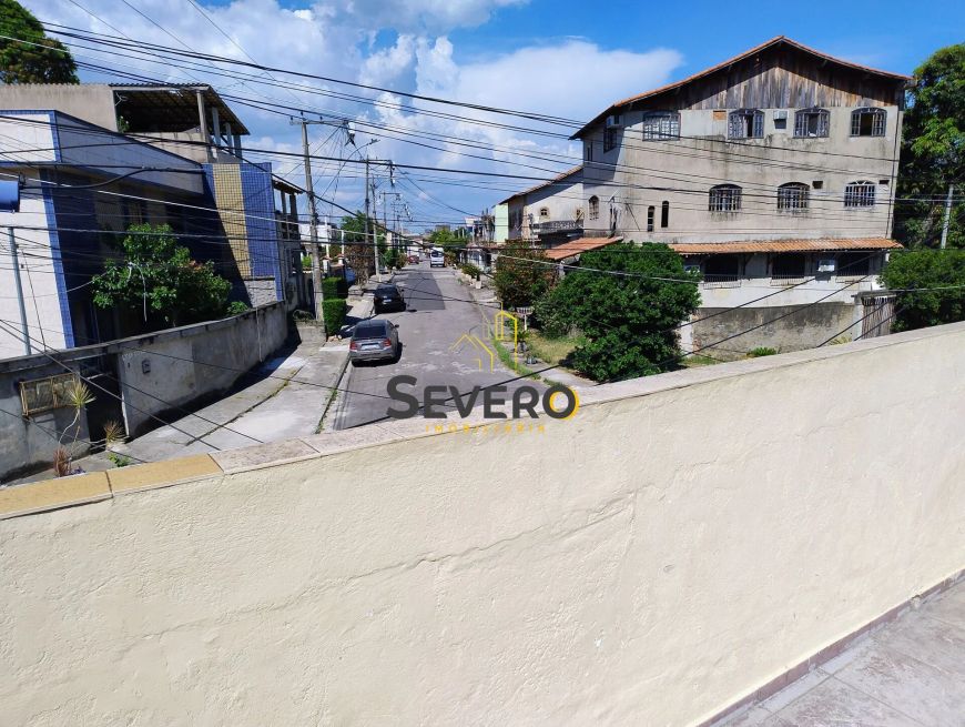 Casa 3 quartos com amplo terreno e piscina, na Trindade - SG