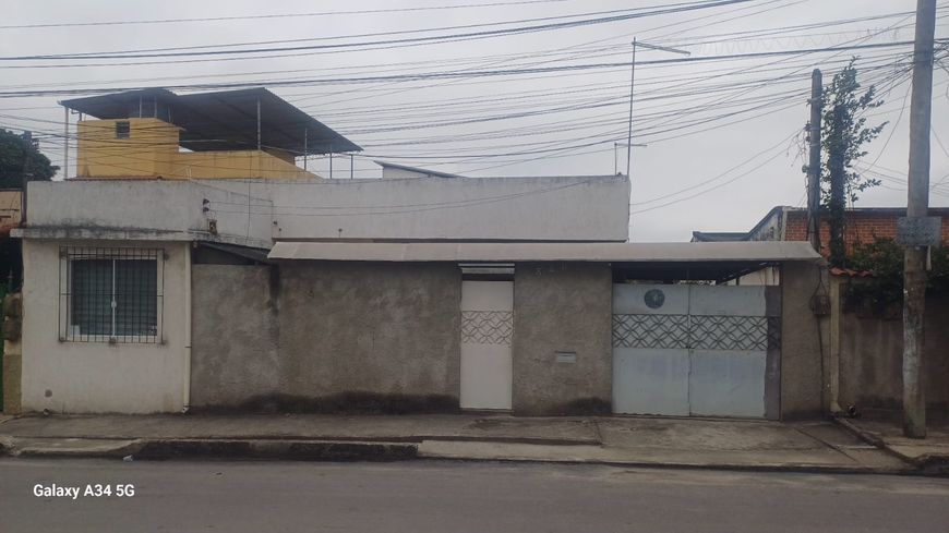 ÓTIMA CASA EM AMENDOIRAS TERRENO PLANO 360 M2