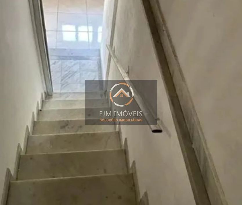 Casa espaçosa de 350M² com 3 dormitórios e 3 banheiros no Centro de São Gonçalo - venda por R$ 540.0