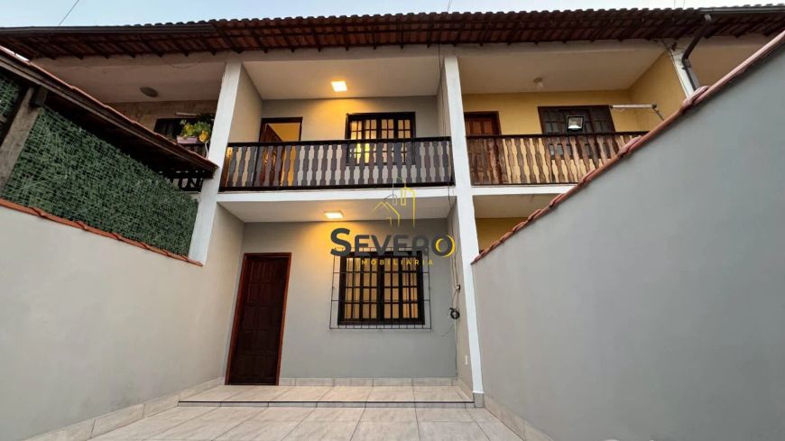 Casa duplex de 2 quartos e área gourmet churrasqueira e garagem