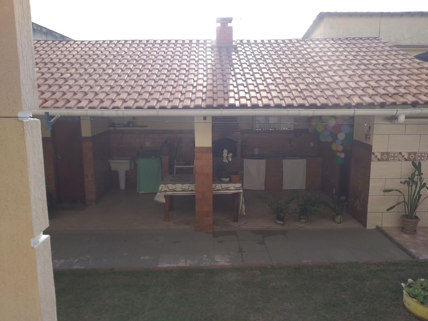 Casa de 140 metros quadrados no bairro Zé Garoto com 3 quartos