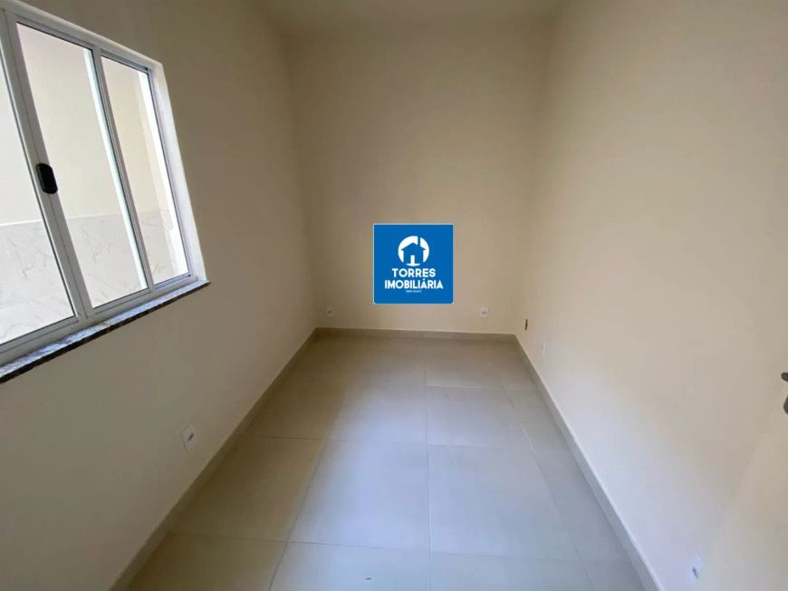 Gradim - Casa com 2 quartos e um pequeno quintal.