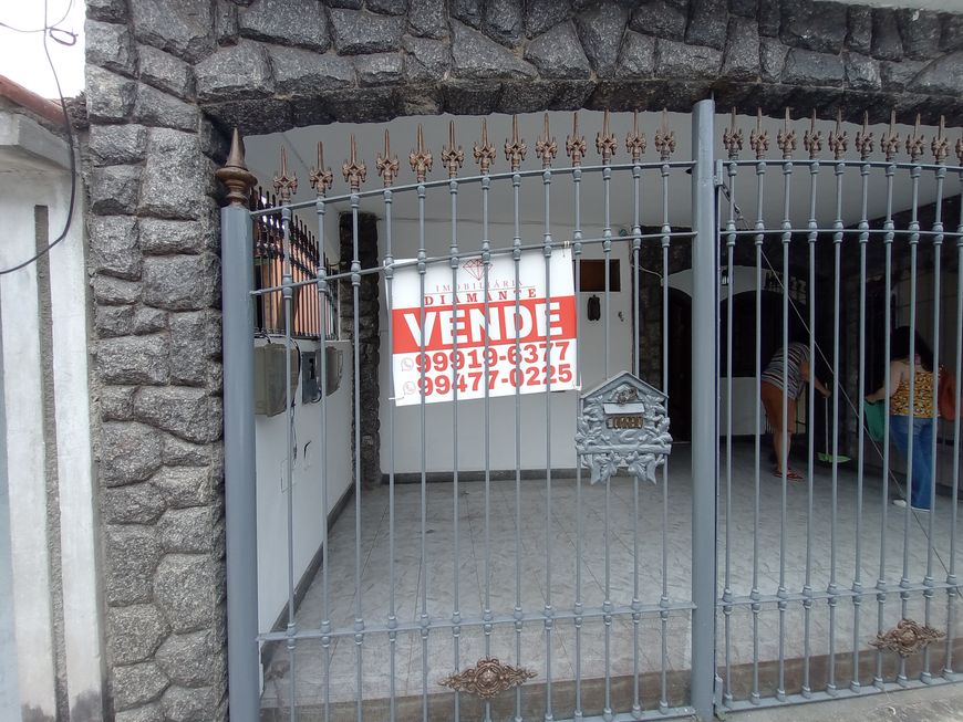Excelente Casa bem localizada no Mutondo em São Gonçalo