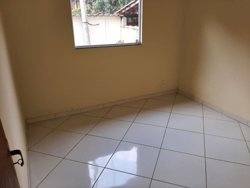 Vendo Casa linda em condomínio fechado 2 quartos