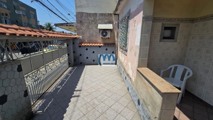 Atenção investidor! Vendo 3 casas e 2 lojas (Todos independentes),