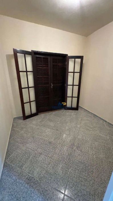 Casa com 3 dormitórios à venda, 390 m² por R$ 345.000,00 - Pita - São Gonçalo/RJ